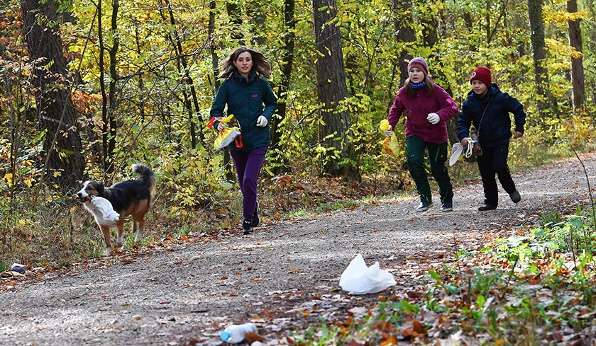 Umweltschutz im Wald: Plogging mit Kindern
