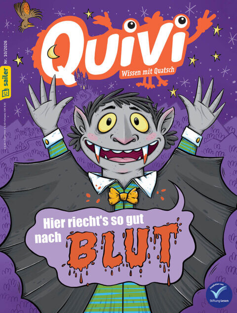 Titelbild der Zeitschrift 'Quivi' vom Sailer Verlag, Ausgabe Nr. 10/2026. Ein Comic-Vampir mit aufgerissenen Augen und spitzen Zähnen trägt einen schwarzen Umhang und streckt seine Hände nach oben. Er trägt einen gelben Fliegenknoten und ein gestreiftes Hemd. Im Hintergrund sind Sterne, ein Mond, eine fliegende Eule und ein Schloss zu sehen. Der Slogan lautet: 'Hier riecht's so gut nach Blut'. Die Farben sind überwiegend in Lila, Orange und Schwarz gehalten.